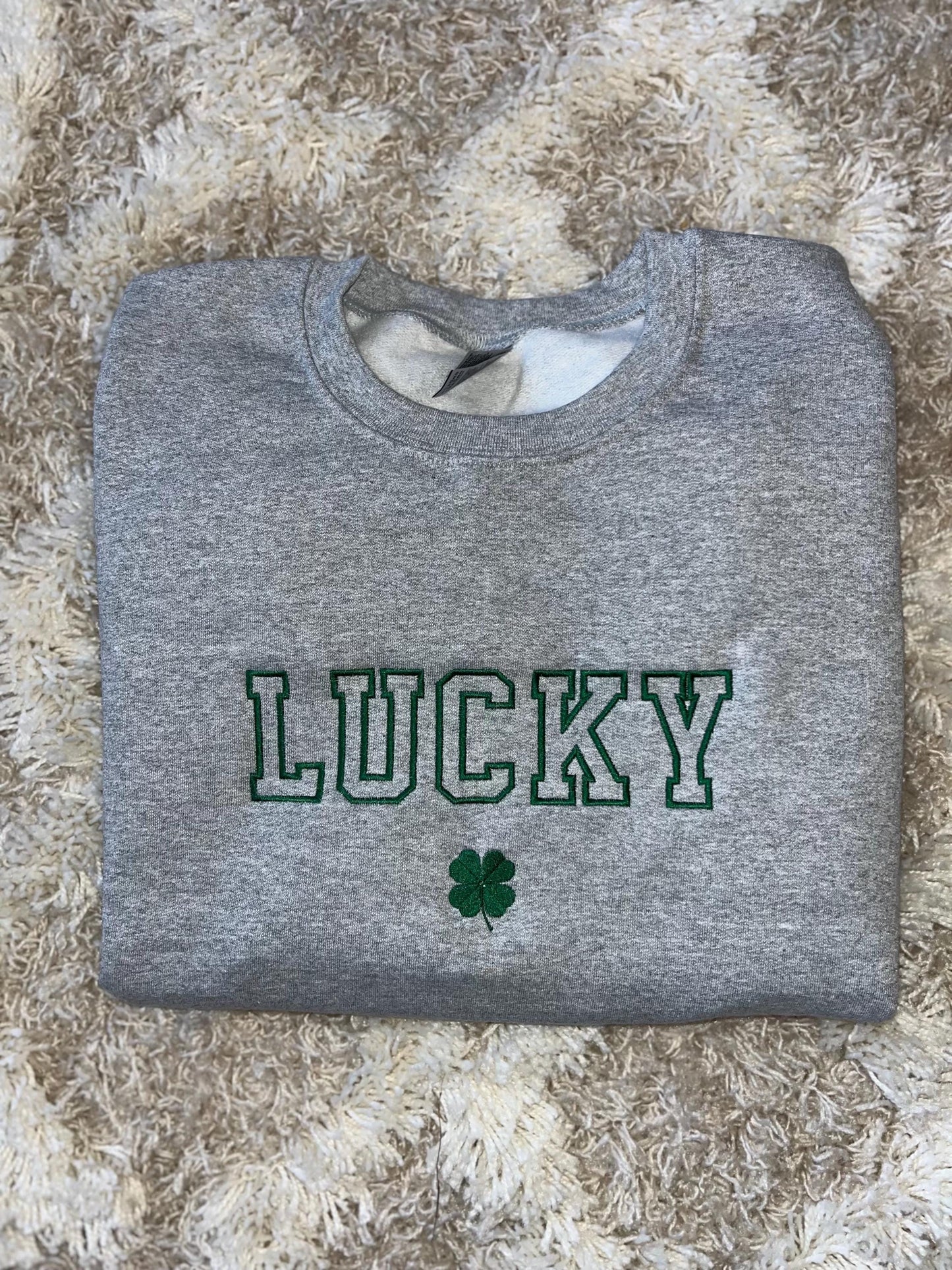 LUCKY crewneck