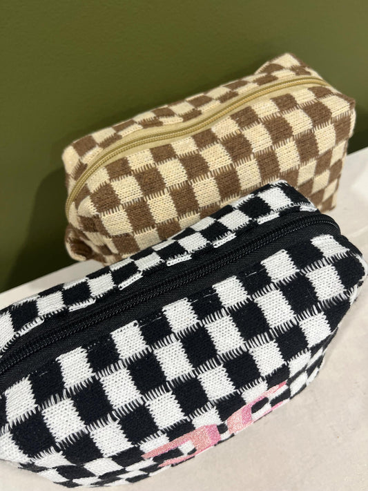 Checker pouch