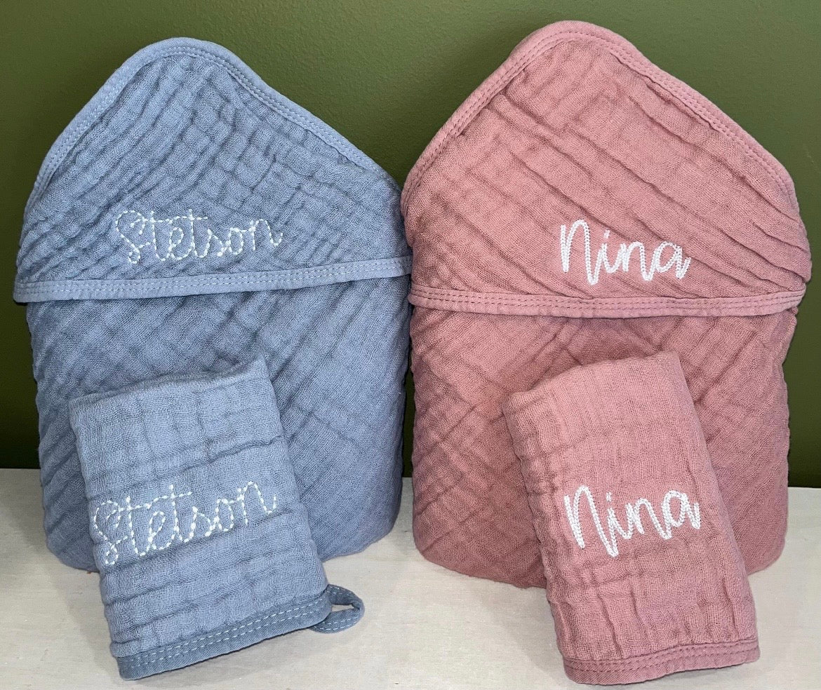 Muslin cotton hooded towel and wash cloth set